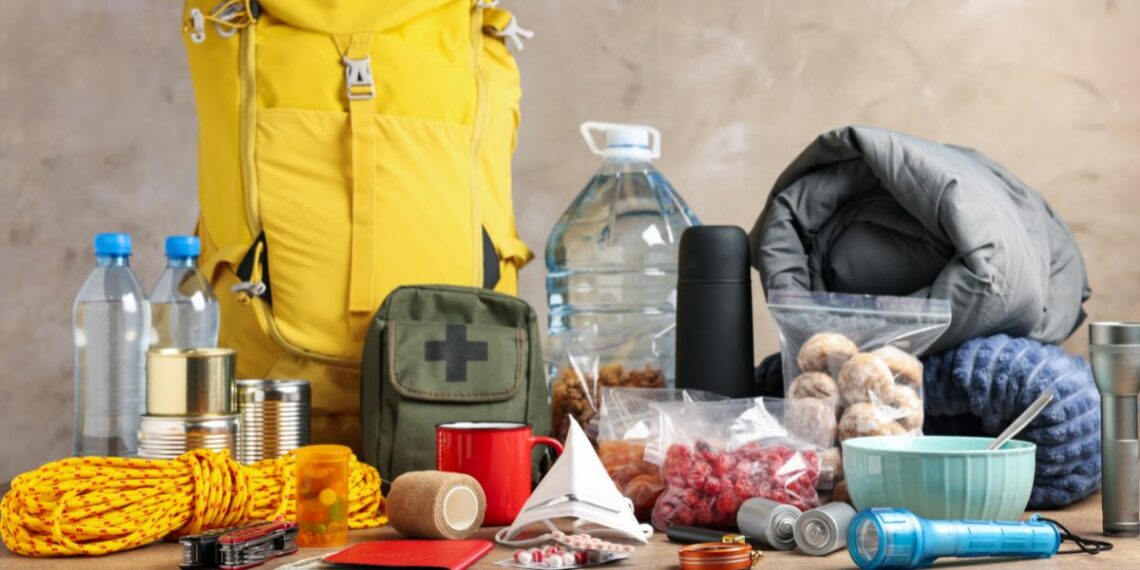 Comment construire un kit de survie voyage adapté à vos besoins ?